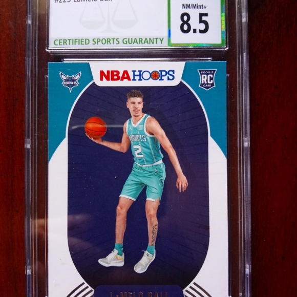 LaMelo Ball hoops RC CSG 8.5 - Picture 1 of 2